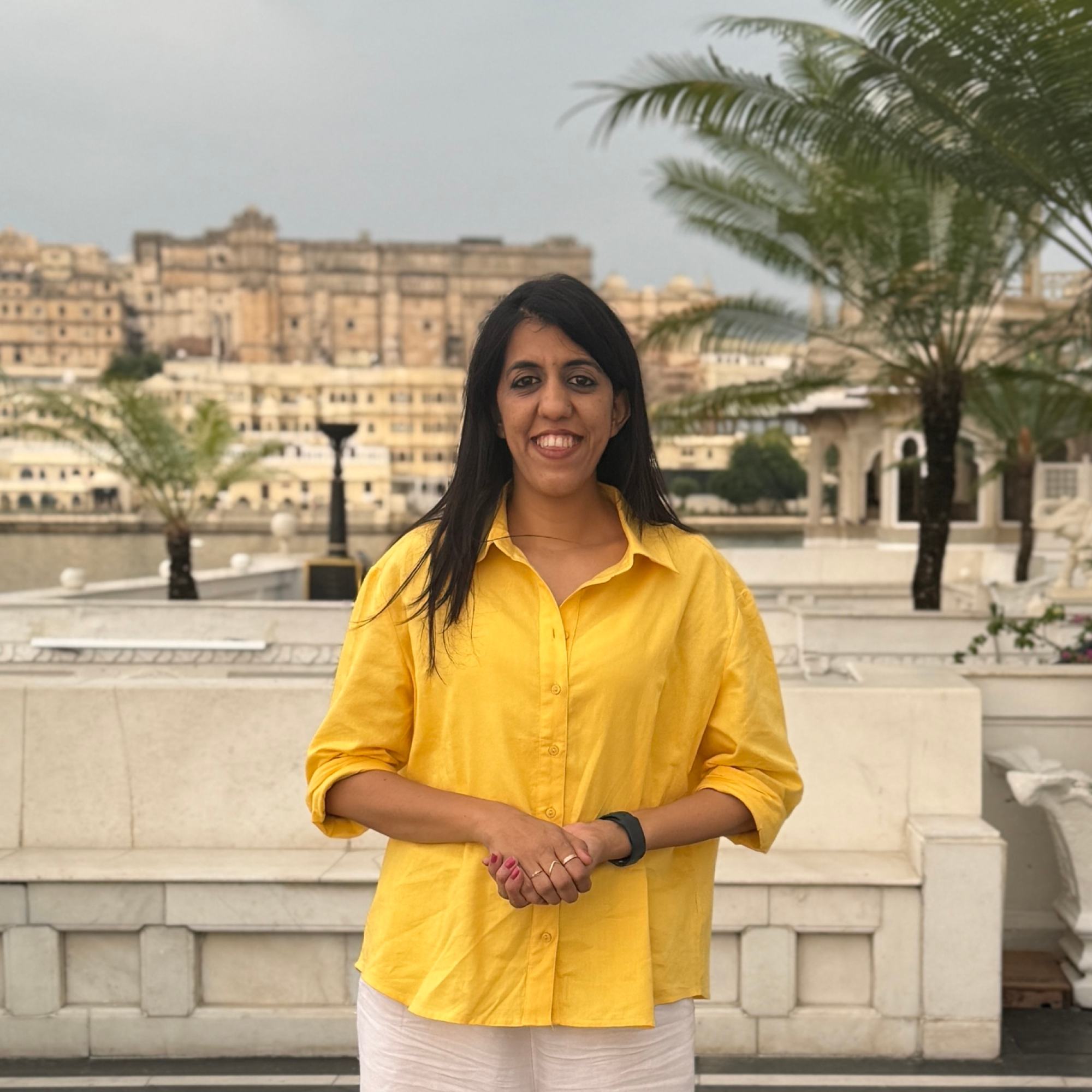Dr Niha Khan